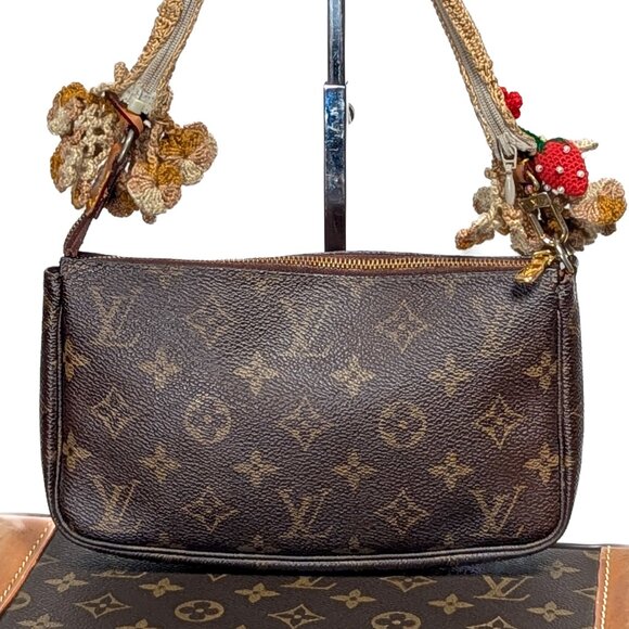 LOUIS VUITTON Pochette Accessoires Monogram Canvas Vintage - Picture 10 of 16